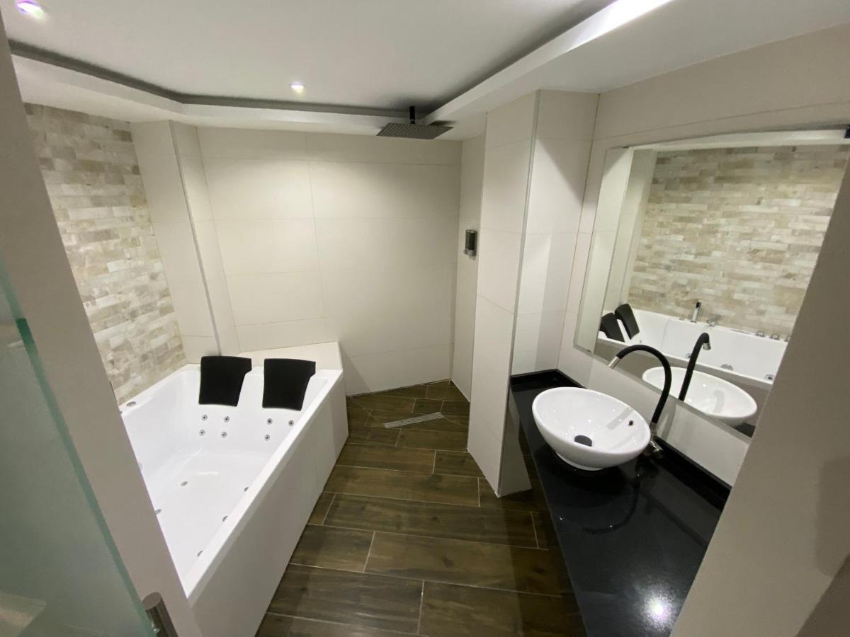 Apartamentos Las 7 Esencias Линарес Екстериор снимка