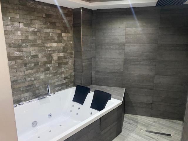 Apartamentos Las 7 Esencias Линарес Екстериор снимка